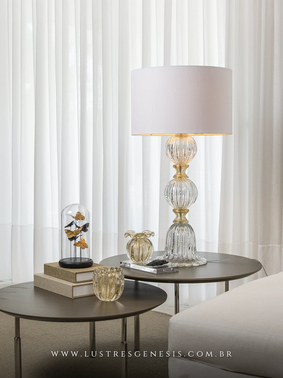 Luminaria de Mesa Abajur Murano Gardenia Transparente Detalhes Dourados Cupula Bege para Quarto Sala Living Hall